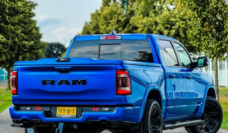DODGE RAM 1500 5.7L HEMI V8 4X4 401PK * LARAMIE * UNIEK * PRACHTIGE KLEUR * 22 INCH FUEL LICHTMETALEN SPORTVELGEN * LPG * GROOT BEELDSCHERM * APPLE CARPLAY * US LIGHTS * vol