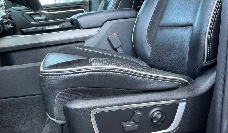 DODGE RAM 1500 5.7L HEMI V8 4X4 401PK * LARAMIE * UNIEK * PRACHTIGE KLEUR * 22 INCH FUEL LICHTMETALEN SPORTVELGEN * LPG * GROOT BEELDSCHERM * APPLE CARPLAY * US LIGHTS * vol