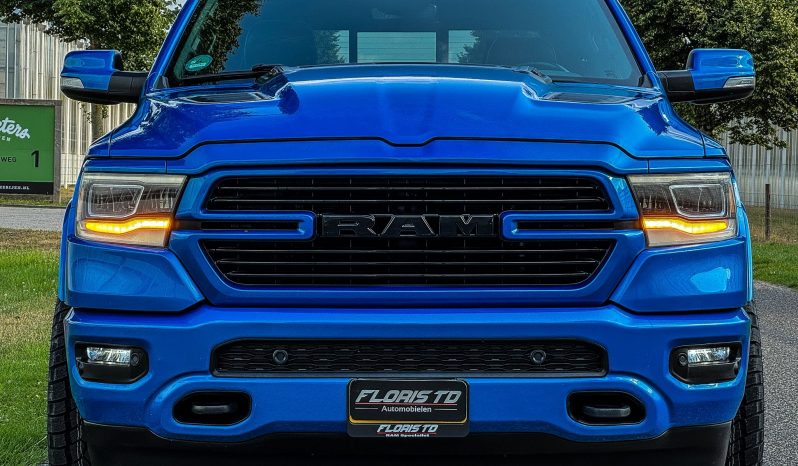 DODGE RAM 1500 5.7L HEMI V8 4X4 401PK * LARAMIE * UNIEK * PRACHTIGE KLEUR * 22 INCH FUEL LICHTMETALEN SPORTVELGEN * LPG * GROOT BEELDSCHERM * APPLE CARPLAY * US LIGHTS * vol