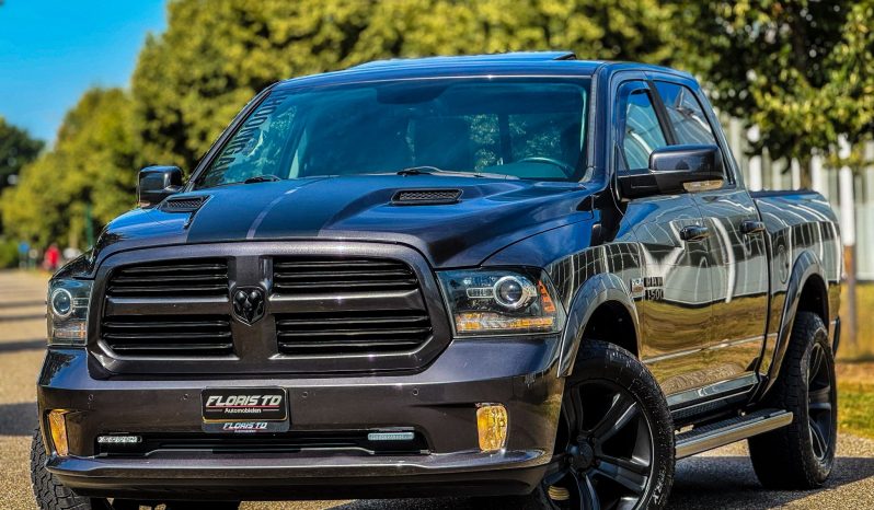 DODGE RAM 1500 5.7L HEMI 4X4 401PK V8 * SPORT * EXTREEM LAGE BIJTELLING * PRACHTIGE KLEUR * 20 INCH BLACK-OPPS * PERFORMANCE UITLAATSYSTEEM * VERHOOGD * VERBREED * NETTE STAAT * vol
