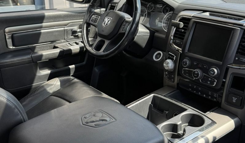 DODGE RAM 1500 5.7L HEMI 4X4 401PK V8 * SPORT * EXTREEM LAGE BIJTELLING * PRACHTIGE KLEUR * 20 INCH BLACK-OPPS * PERFORMANCE UITLAATSYSTEEM * VERHOOGD * VERBREED * NETTE STAAT * vol
