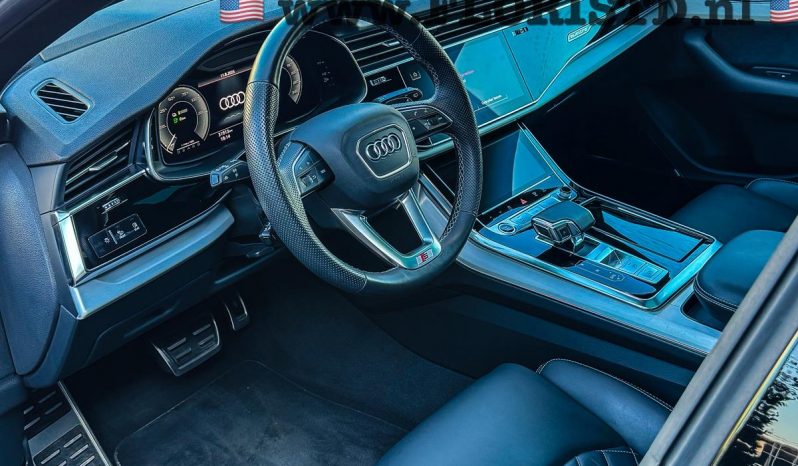AUDI Q8 60 TFSI – E QUATTRO SQ8 BODY KIT * HYBRIDE * 467 PK * BOM BOM VOL * 23 INCH SQ8 LICHTMETALEN VELGEN * TREKHAAK * SLECHTS 30.000 KM * NIEUWSTAAT * PERFORMANCE SPORTSTOELEN * BANG & OLUFSEN MUZIEK INSTALLATIE * vol