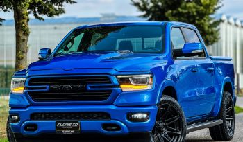 DODGE RAM 1500 5.7L HEMI V8 4X4 401PK * LARAMIE * UNIEK * PRACHTIGE KLEUR * 22 INCH FUEL LICHTMETALEN SPORTVELGEN * LPG * GROOT BEELDSCHERM * APPLE CARPLAY * US LIGHTS * vol