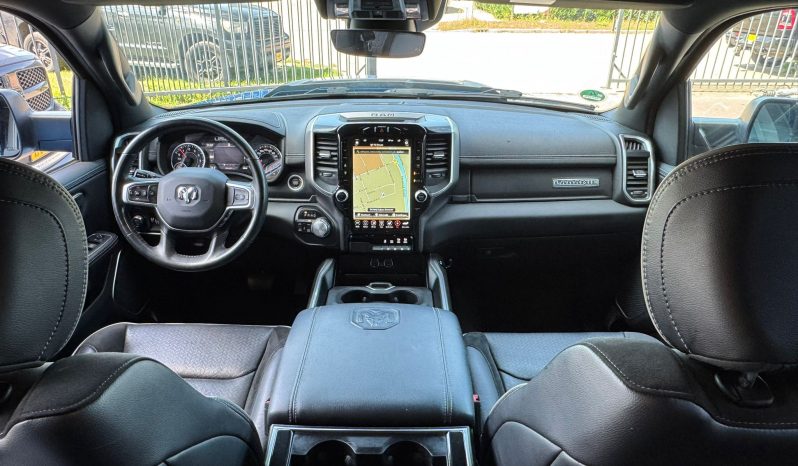 DODGE RAM 1500 5.7L HEMI V8 4X4 401PK * LARAMIE * UNIEK * PRACHTIGE KLEUR * 22 INCH FUEL LICHTMETALEN SPORTVELGEN * LPG * GROOT BEELDSCHERM * APPLE CARPLAY * US LIGHTS * vol