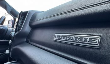 DODGE RAM 1500 5.7L HEMI V8 4X4 401PK * LARAMIE * UNIEK * PRACHTIGE KLEUR * 22 INCH FUEL LICHTMETALEN SPORTVELGEN * LPG * GROOT BEELDSCHERM * APPLE CARPLAY * US LIGHTS * vol