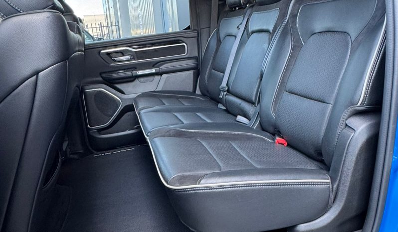DODGE RAM 1500 5.7L HEMI V8 4X4 401PK * LARAMIE * UNIEK * PRACHTIGE KLEUR * 22 INCH FUEL LICHTMETALEN SPORTVELGEN * LPG * GROOT BEELDSCHERM * APPLE CARPLAY * US LIGHTS * vol
