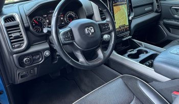 DODGE RAM 1500 5.7L HEMI V8 4X4 401PK * LARAMIE * UNIEK * PRACHTIGE KLEUR * 22 INCH FUEL LICHTMETALEN SPORTVELGEN * LPG * GROOT BEELDSCHERM * APPLE CARPLAY * US LIGHTS * vol