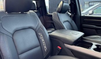 DODGE RAM 1500 5.7L HEMI 4X4 401PK V8 * REBEL * WIDE BODY * BOM VOL * BEEST * 22 INCH FUEL * 2023 * KM STAND 52.000 KM * CUSTOM STRIPING * PPF SMOKE VERLICHTING * HEAD-UP DISPLAY * DIGITALE BINNEN SPIEGEL * vol