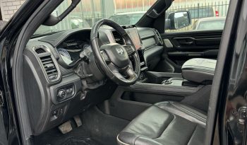 DODGE RAM 1500 5.7L HEMI 4X4 401PK V8 * LIMITED EDITION * BLACK-OPPS * FULL OPTION * 322 LITER LPG PRINS * LEDBAR * 22 INCH LICHTMETALEN SPORTVELGEN * OPEN UITLAAT * TOP CONDITIE * 1E EIGENAAR * vol