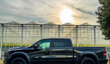 DODGE RAM 1500 5.7L HEMI V8 4X4 401PK * LARAMIE * SPORT * BLACK-OPPS * WIDE BODY * PRACHTIGE PICK-UP * 22 INCH * OPEN UITLAAT * SMOKE PPF KOPLAMPEN * ELEKTRISCHE SIDE BARS * 75.000 KM * vol