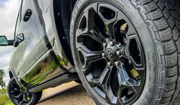 DODGE RAM 1500 5.7L HEMI 4X4 401PK V8 * LIMITED EDITION * BLACK-OPPS * FULL OPTION * 322 LITER LPG PRINS * LEDBAR * 22 INCH LICHTMETALEN SPORTVELGEN * OPEN UITLAAT * TOP CONDITIE * 1E EIGENAAR * vol