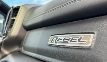DODGE RAM 1500 5.7L HEMI 4X4 401PK V8 * REBEL * WIDE BODY * BOM VOL * BEEST * 22 INCH FUEL * 2023 * KM STAND 52.000 KM * CUSTOM STRIPING * PPF SMOKE VERLICHTING * HEAD-UP DISPLAY * DIGITALE BINNEN SPIEGEL * vol