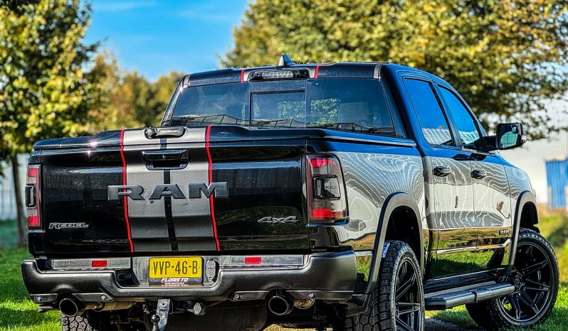 DODGE RAM 1500 5.7L HEMI 4X4 401PK V8 * REBEL * WIDE BODY * BOM VOL * BEEST * 22 INCH FUEL * 2023 * KM STAND 52.000 KM * CUSTOM STRIPING * PPF SMOKE VERLICHTING * HEAD-UP DISPLAY * DIGITALE BINNEN SPIEGEL * vol