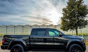 DODGE RAM 1500 5.7L HEMI V8 4X4 401PK * LARAMIE * SPORT * BLACK-OPPS * WIDE BODY * PRACHTIGE PICK-UP * 22 INCH * OPEN UITLAAT * SMOKE PPF KOPLAMPEN * ELEKTRISCHE SIDE BARS * 75.000 KM * vol