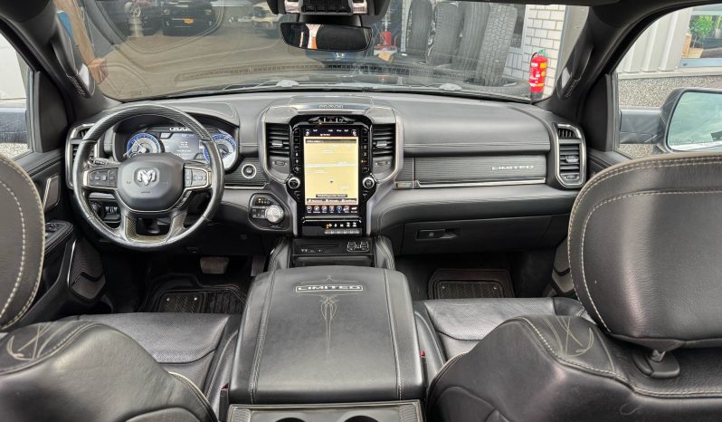 DODGE RAM 1500 5.7L HEMI 4X4 401PK V8 * LIMITED EDITION * BLACK-OPPS * FULL OPTION * 322 LITER LPG PRINS * LEDBAR * 22 INCH LICHTMETALEN SPORTVELGEN * OPEN UITLAAT * TOP CONDITIE * 1E EIGENAAR * vol