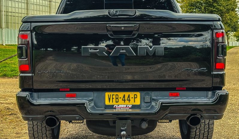 DODGE RAM 1500 5.7L HEMI 4X4 401PK V8 * LIMITED EDITION * BLACK-OPPS * FULL OPTION * 322 LITER LPG PRINS * LEDBAR * 22 INCH LICHTMETALEN SPORTVELGEN * OPEN UITLAAT * TOP CONDITIE * 1E EIGENAAR * vol