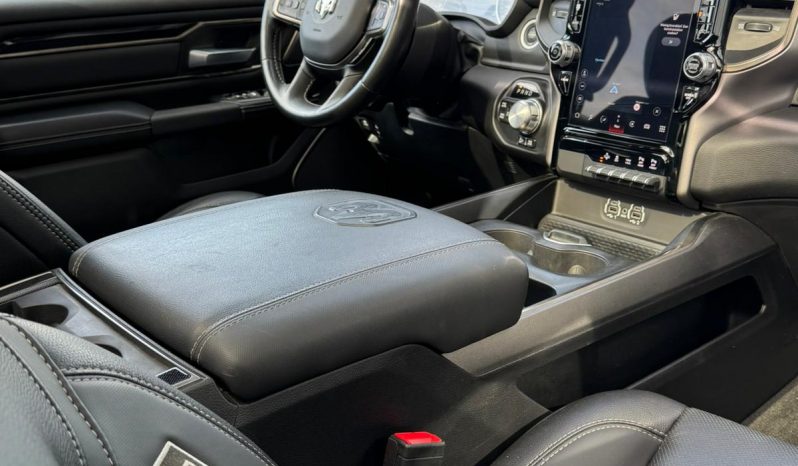 DODGE RAM 1500 5.7L HEMI 4X4 401PK V8 * REBEL * WIDE BODY * BOM VOL * BEEST * 22 INCH FUEL * 2023 * KM STAND 52.000 KM * CUSTOM STRIPING * PPF SMOKE VERLICHTING * HEAD-UP DISPLAY * DIGITALE BINNEN SPIEGEL * vol