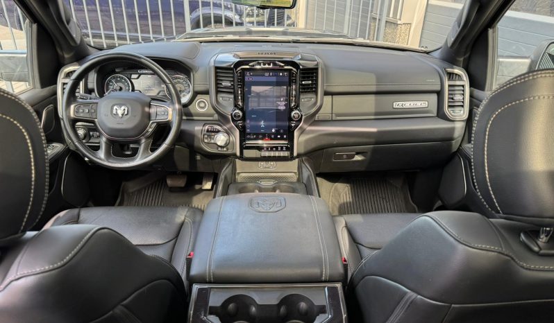 DODGE RAM 1500 5.7L HEMI 4X4 401PK V8 * REBEL * WIDE BODY * BOM VOL * BEEST * 22 INCH FUEL * 2023 * KM STAND 52.000 KM * CUSTOM STRIPING * PPF SMOKE VERLICHTING * HEAD-UP DISPLAY * DIGITALE BINNEN SPIEGEL * vol