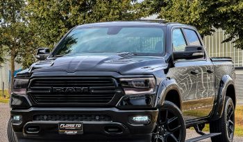 DODGE RAM 1500 5.7L HEMI V8 4X4 401PK * LARAMIE * SPORT * BLACK-OPPS * WIDE BODY * PRACHTIGE PICK-UP * 22 INCH * OPEN UITLAAT * SMOKE PPF KOPLAMPEN * ELEKTRISCHE SIDE BARS * 75.000 KM * vol