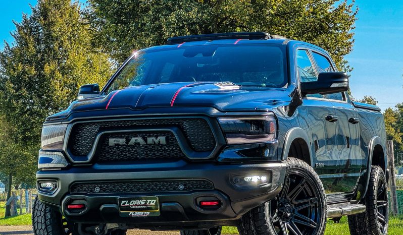 DODGE RAM 1500 5.7L HEMI 4X4 401PK V8 * REBEL * WIDE BODY * BOM VOL * BEEST * 22 INCH FUEL * 2023 * KM STAND 52.000 KM * CUSTOM STRIPING * PPF SMOKE VERLICHTING * HEAD-UP DISPLAY * DIGITALE BINNEN SPIEGEL * vol