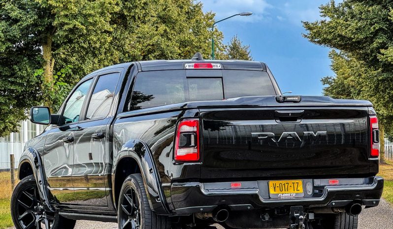 DODGE RAM 1500 5.7L HEMI V8 4X4 401PK * LARAMIE * SPORT * BLACK-OPPS * WIDE BODY * PRACHTIGE PICK-UP * 22 INCH * OPEN UITLAAT * SMOKE PPF KOPLAMPEN * ELEKTRISCHE SIDE BARS * 75.000 KM * vol