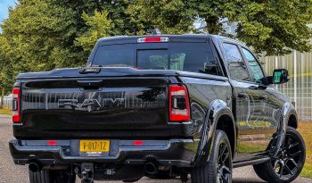 DODGE RAM 1500 5.7L HEMI V8 4X4 401PK * LARAMIE * SPORT * BLACK-OPPS * WIDE BODY * PRACHTIGE PICK-UP * 22 INCH * OPEN UITLAAT * SMOKE PPF KOPLAMPEN * ELEKTRISCHE SIDE BARS * 75.000 KM * vol