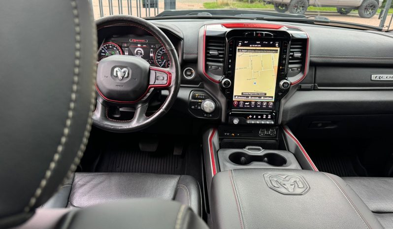 DODGE RAM 1500 5.7L V8 HEMI 4X4 401PK * REBEL * 22 INCH FUEL LICHTMETALEN SPORTVELGEN * MAGNAFLOW PERFORMANCE UITLAAT * GROOT BEELDSCHERM * LUCHTVERING * PANORAMADAK * 330 LITER LPG * TOW HOOKS ROOD * BEDCOVER * vol