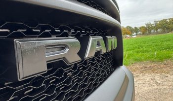 DODGE RAM 1500 5.7L V8 HEMI 4X4 401PK * REBEL * 22 INCH FUEL LICHTMETALEN SPORTVELGEN * MAGNAFLOW PERFORMANCE UITLAAT * GROOT BEELDSCHERM * LUCHTVERING * PANORAMADAK * 330 LITER LPG * TOW HOOKS ROOD * BEDCOVER * vol