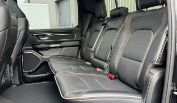DODGE RAM 1500 5.7L HEMI 4X4 401PK * LARAMIE * SPORT * BLACK-OPPS * EXTREEM DIK * UNIEK * 4 INCH VERHOOGD * VERBREED * DIAMONDBACK COVER * 22 INCH 4 – PLAY * MICKEY THOMPSON * MBRP UITLAATSYSTEEM * GETINTE RUITEN * THE BEAST * WIDE BODY * vol