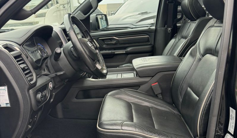 DODGE RAM 1500 5.7L V8 HEMI 4X4 401PK * LIMITED EDITION * BLACK-OPPS * WIDE BODY * BOM VOL * CARBON * LUCHTVERING * 22 INCH 4-PLAY * BACKFLIP * NIEUWSTAAT * vol