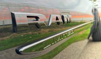 DODGE RAM 1500 5.7L V8 HEMI 4X4 401PK * LIMITED EDITION * BLACK-OPPS * WIDE BODY * BOM VOL * CARBON * LUCHTVERING * 22 INCH 4-PLAY * BACKFLIP * NIEUWSTAAT * vol