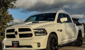 DODGE RAM 1500 5.7L HEMI V8 4X4 401PK * SPORT * RAMBOX * NIEUWSTAAT * 1E EIGENAAR * BLACK-OPPS PAKKET * PERFORMANCE UITLAATSYSTEEM * SRT GRIL * FULL OPTION * WEINIG KM 77.000 KM * vol