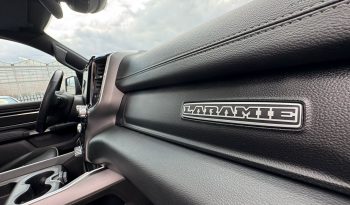DODGE RAM 1500 5.7L HEMI 4X4 401PK * LARAMIE * SPORT * BLACK-OPPS * EXTREEM DIK * UNIEK * 4 INCH VERHOOGD * VERBREED * DIAMONDBACK COVER * 22 INCH 4 – PLAY * MICKEY THOMPSON * MBRP UITLAATSYSTEEM * GETINTE RUITEN * THE BEAST * WIDE BODY * vol