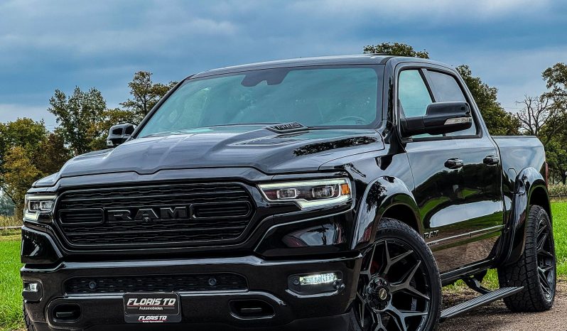 DODGE RAM 1500 5.7L V8 HEMI 4X4 401PK * LIMITED EDITION * BLACK-OPPS * WIDE BODY * BOM VOL * CARBON * LUCHTVERING * 22 INCH 4-PLAY * BACKFLIP * NIEUWSTAAT * vol
