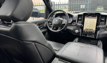 DODGE RAM 1500 5.7L V8 HEMI 4X4 401PK * LIMITED EDITION * BLACK-OPPS * WIDE BODY * BOM VOL * CARBON * LUCHTVERING * 22 INCH 4-PLAY * BACKFLIP * NIEUWSTAAT * vol