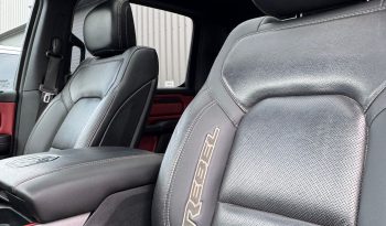 DODGE RAM 1500 5.7L V8 HEMI 4X4 401PK * REBEL * 22 INCH FUEL LICHTMETALEN SPORTVELGEN * MAGNAFLOW PERFORMANCE UITLAAT * GROOT BEELDSCHERM * LUCHTVERING * PANORAMADAK * 330 LITER LPG * TOW HOOKS ROOD * BEDCOVER * vol