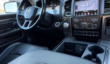 DODGE RAM 1500 5.7L HEMI V8 4X4 401PK * SPORT * RAMBOX * NIEUWSTAAT * 1E EIGENAAR * BLACK-OPPS PAKKET * PERFORMANCE UITLAATSYSTEEM * SRT GRIL * FULL OPTION * WEINIG KM 77.000 KM * vol