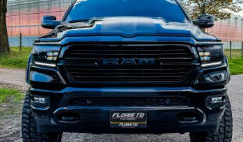 DODGE RAM 1500 5.7L HEMI 4X4 401PK * LARAMIE * SPORT * BLACK-OPPS * EXTREEM DIK * UNIEK * 4 INCH VERHOOGD * VERBREED * DIAMONDBACK COVER * 22 INCH 4 – PLAY * MICKEY THOMPSON * MBRP UITLAATSYSTEEM * GETINTE RUITEN * THE BEAST * WIDE BODY * vol