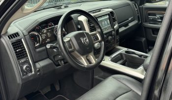 DODGE RAM 1500 5.7L HEMI 4X4 401 PK V8 * LARAMIE * BLACK-OPPS * NIEUWSTAAT * 1E EIGENAAR * FULL OPTION * 22 INCH FUEL LICHTMETALEN SPORTVELGEN * MAGNAFLOW UITLAAT * SLECHTS 82.000 KM * vol