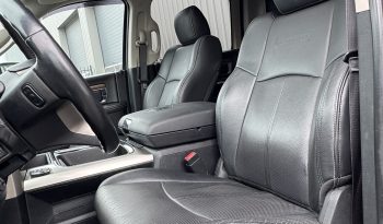 DODGE RAM 1500 5.7L HEMI 4X4 401 PK V8 * LARAMIE * BLACK-OPPS * NIEUWSTAAT * 1E EIGENAAR * FULL OPTION * 22 INCH FUEL LICHTMETALEN SPORTVELGEN * MAGNAFLOW UITLAAT * SLECHTS 82.000 KM * vol