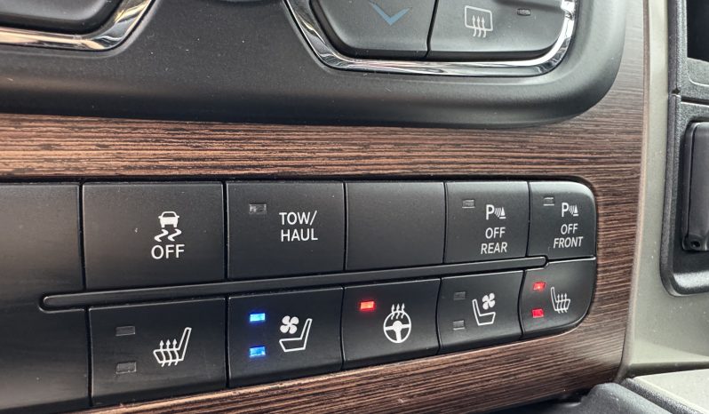 DODGE RAM 1500 5.7L HEMI 4X4 401 PK V8 * LARAMIE * BLACK-OPPS * NIEUWSTAAT * 1E EIGENAAR * FULL OPTION * 22 INCH FUEL LICHTMETALEN SPORTVELGEN * MAGNAFLOW UITLAAT * SLECHTS 82.000 KM * vol
