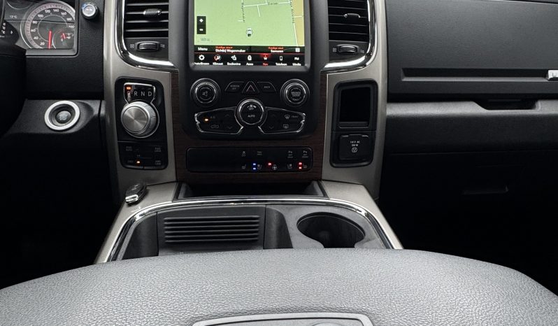 DODGE RAM 1500 5.7L HEMI 4X4 401 PK V8 * LARAMIE * BLACK-OPPS * NIEUWSTAAT * 1E EIGENAAR * FULL OPTION * 22 INCH FUEL LICHTMETALEN SPORTVELGEN * MAGNAFLOW UITLAAT * SLECHTS 82.000 KM * vol