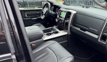 DODGE RAM 1500 5.7L HEMI 4X4 401 PK V8 * LARAMIE * BLACK-OPPS * NIEUWSTAAT * 1E EIGENAAR * FULL OPTION * 22 INCH FUEL LICHTMETALEN SPORTVELGEN * MAGNAFLOW UITLAAT * SLECHTS 82.000 KM * vol