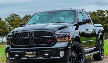 DODGE RAM 1500 5.7L HEMI 4X4 401 PK V8 * LARAMIE * BLACK-OPPS * NIEUWSTAAT * 1E EIGENAAR * FULL OPTION * 22 INCH FUEL LICHTMETALEN SPORTVELGEN * MAGNAFLOW UITLAAT * SLECHTS 82.000 KM * vol