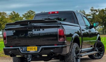 DODGE RAM 1500 5.7L HEMI 4X4 401 PK V8 * LARAMIE * BLACK-OPPS * NIEUWSTAAT * 1E EIGENAAR * FULL OPTION * 22 INCH FUEL LICHTMETALEN SPORTVELGEN * MAGNAFLOW UITLAAT * SLECHTS 82.000 KM * vol