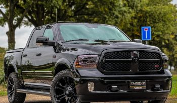 DODGE RAM 1500 5.7L HEMI 4X4 401 PK V8 * LARAMIE * BLACK-OPPS * NIEUWSTAAT * 1E EIGENAAR * FULL OPTION * 22 INCH FUEL LICHTMETALEN SPORTVELGEN * MAGNAFLOW UITLAAT * SLECHTS 82.000 KM * vol