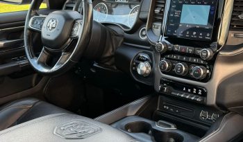 DODGE RAM 1500 5.7L HEMI V8 4X4 * SPORT * BLACK-OPPS * FULL OPTION * WIDE BODY * 22 INCH SPORTVELGEN * ELEKTRISCHE TREEPLANKEN * PERFORMANCE UITLAAT * AFSTAND START * PRINS LPG * NETTE STAAT * vol