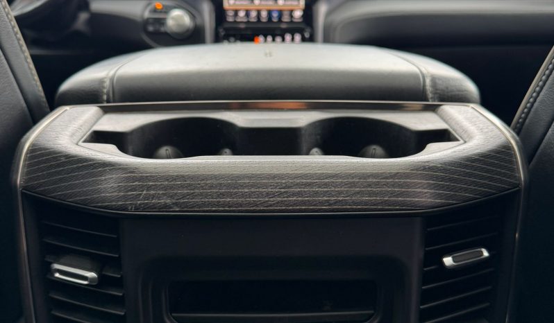DODGE RAM 1500 5.7L V8 HEMI 4X4 401PK * LIMITED EDITION * BLACK-OPPS * WIDE BODY * BOM VOL * CARBON * LUCHTVERING * 22 INCH 4-PLAY * BACKFLIP * NIEUWSTAAT * vol