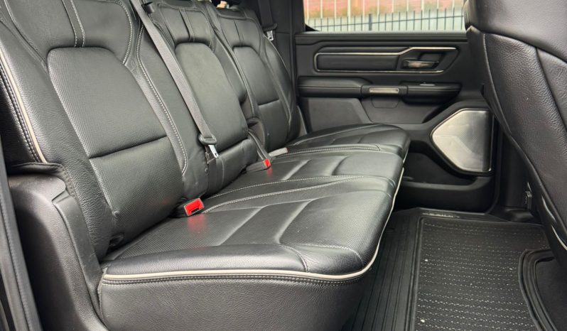 DODGE RAM 1500 5.7L V8 HEMI 4X4 401PK * LIMITED EDITION * BLACK-OPPS * WIDE BODY * BOM VOL * CARBON * LUCHTVERING * 22 INCH 4-PLAY * BACKFLIP * NIEUWSTAAT * vol