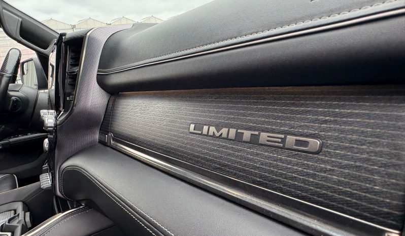 DODGE RAM 1500 5.7L V8 HEMI 4X4 401PK * LIMITED EDITION * BLACK-OPPS * WIDE BODY * BOM VOL * CARBON * LUCHTVERING * 22 INCH 4-PLAY * BACKFLIP * NIEUWSTAAT * vol